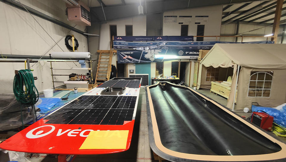 Er wordt hard gewerkt aan de zonneboot