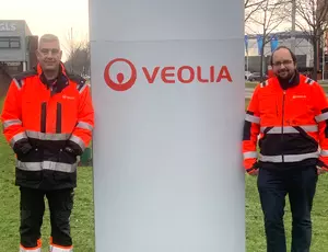 Afvalhelden Stefan en Daan van Veolia