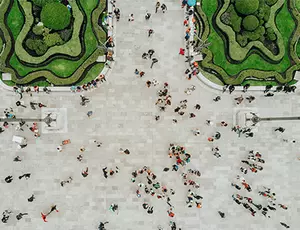 Ecologische Transformatie Veolia Nederland plein met mensen