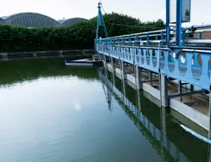 Waterzuivering in de industrie - bezinkbassin