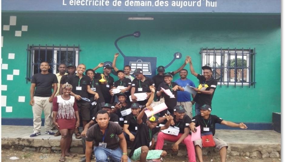 De Veolia Foundation ondersteunt een nieuw gedecentraliseerd model voor zonne-energie in Madagaskar.