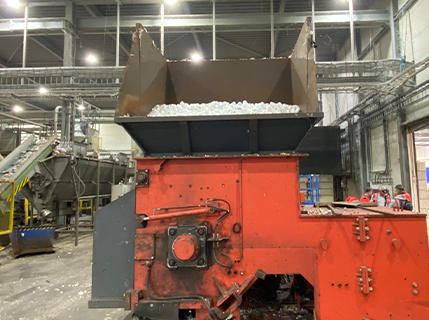 De shredder bij AKR Veolia Polymers