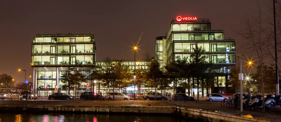 Veolia HQ Parijs in de nacht