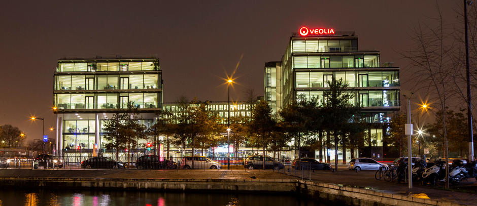 Veolia HQ Parijs in de nacht